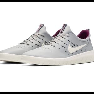 New Nike SB Nyjah Free Atmosphere Grey True Berry